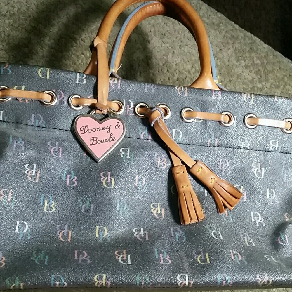 Dooney & Bourke Bag